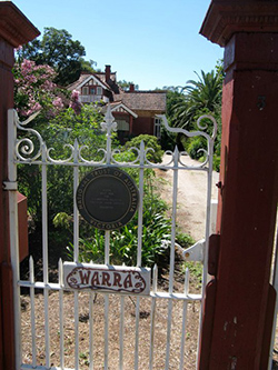 Warra gate